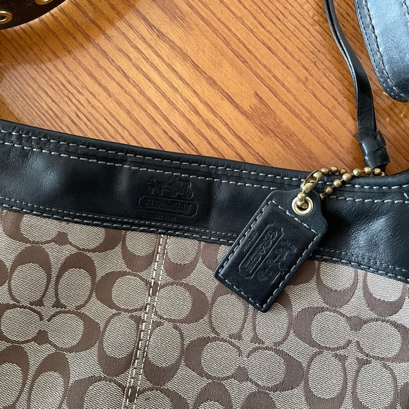 Coach insignia patterned shoulder bucket bag - Picture 6 of 8